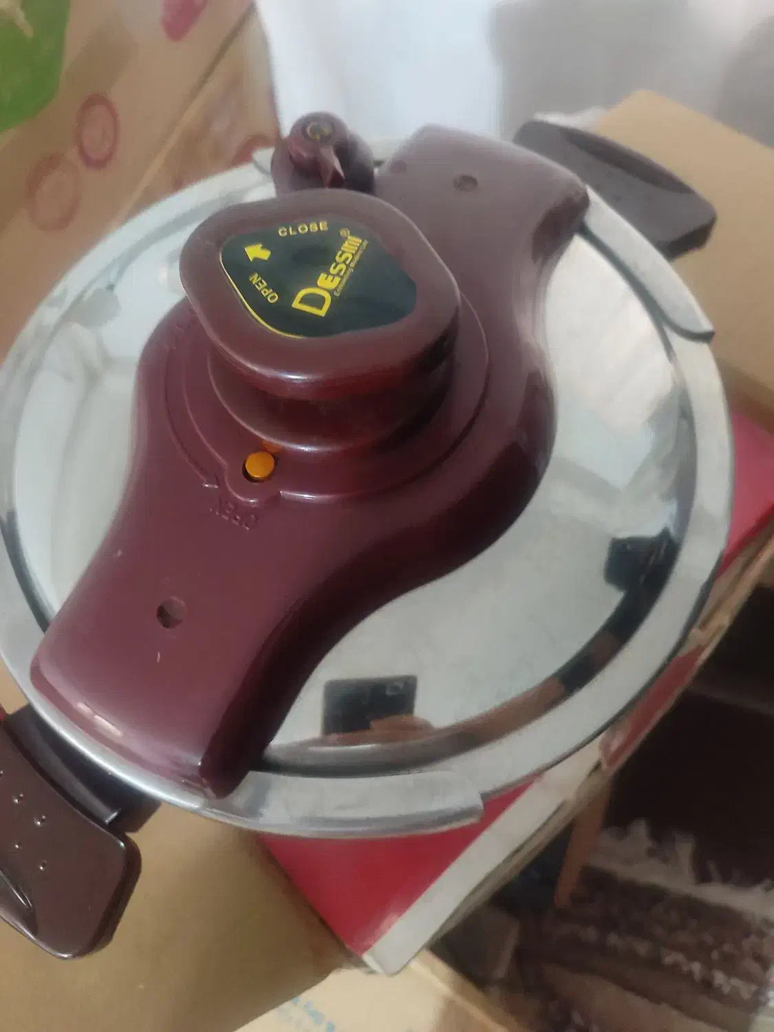 زود پز نونو آکبند|ظروف پخت‌وپز|پره‌سر, |دیوار