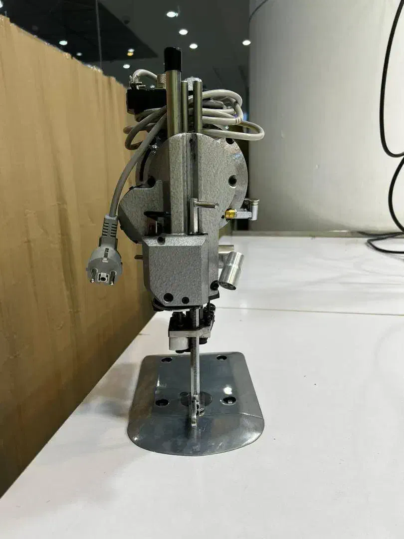 چرخ راسته دوز، سردوز،اتو،قیچی،میز|چرخ خیاطی و ریسندگی|شیراز, شهرک گلستان|دیوار