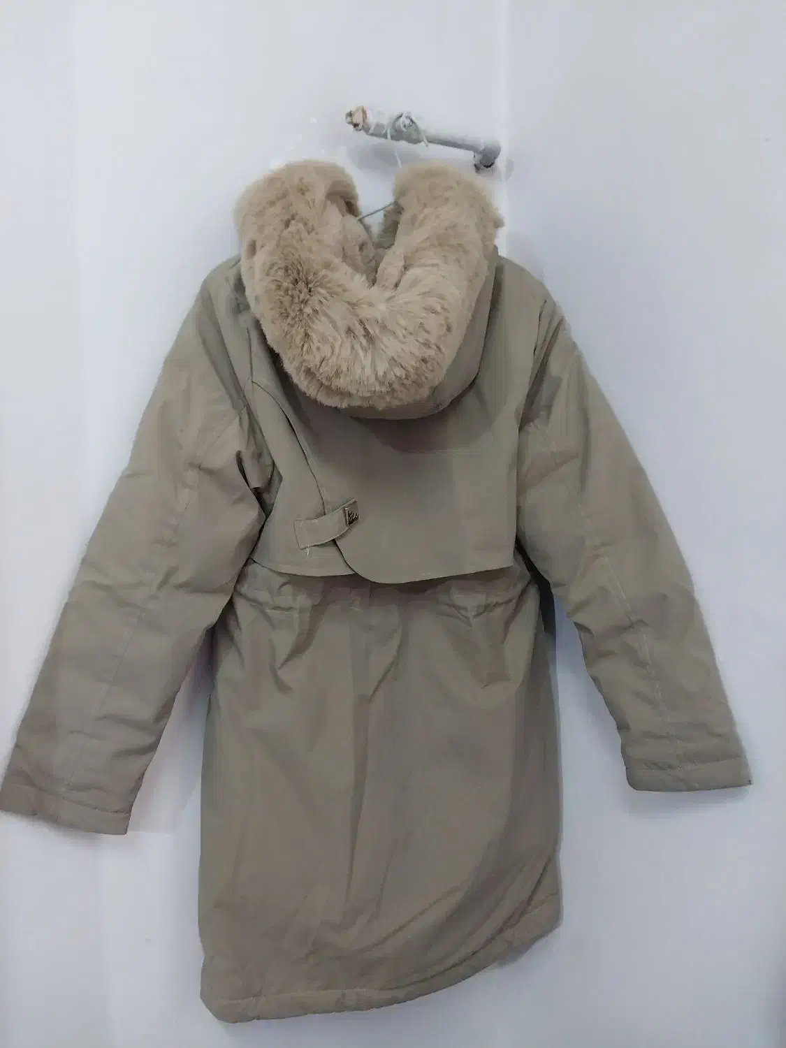 کاپشن|لباس|رشت, حمیدیان|دیوار