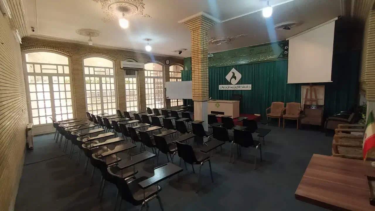 سالن آموزشی مجهز|اجارهٔ کوتاه‌مدت دفتر کار و فضای آموزشی|قم, بلوار امین و ساحلی|دیوار