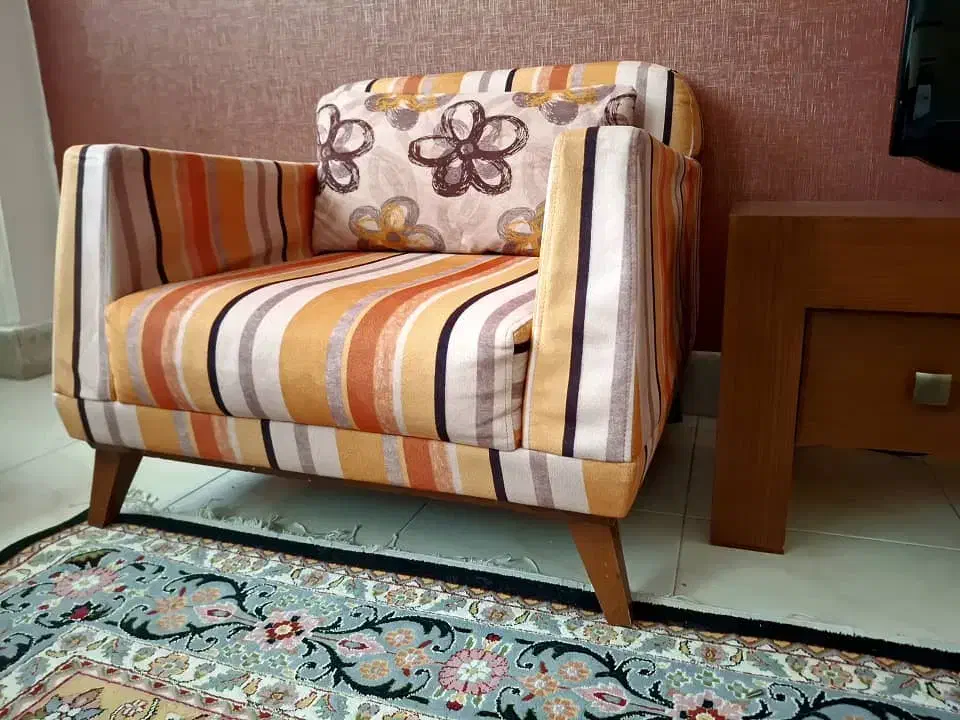 مبل راحتی۷نفره|مبلمان خانگی و میز عسلی|اصفهان, باغ دریاچه|دیوار