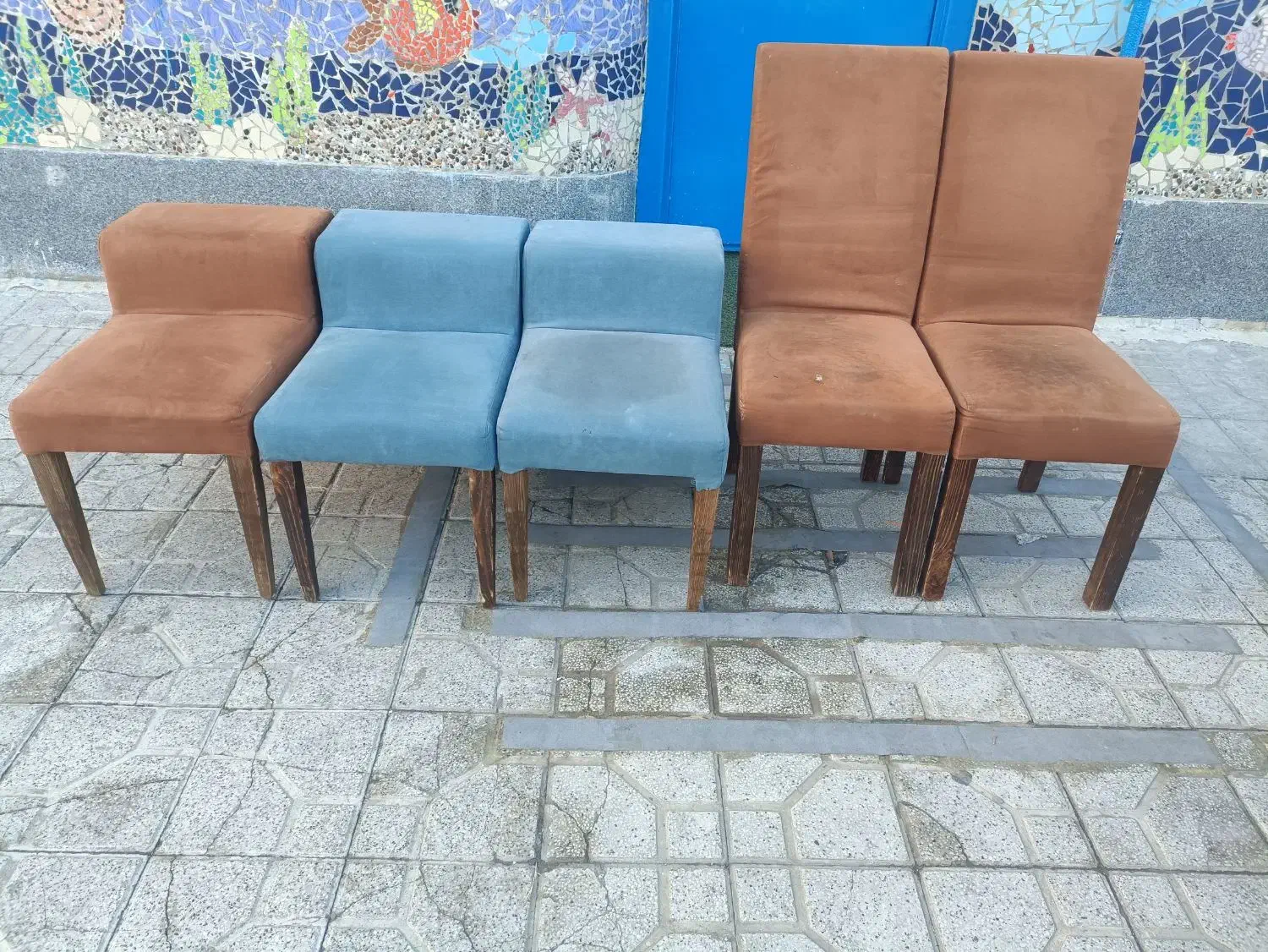 صندلی وپاف|صندلی و نیمکت|شیراز, کوشک میدان|دیوار