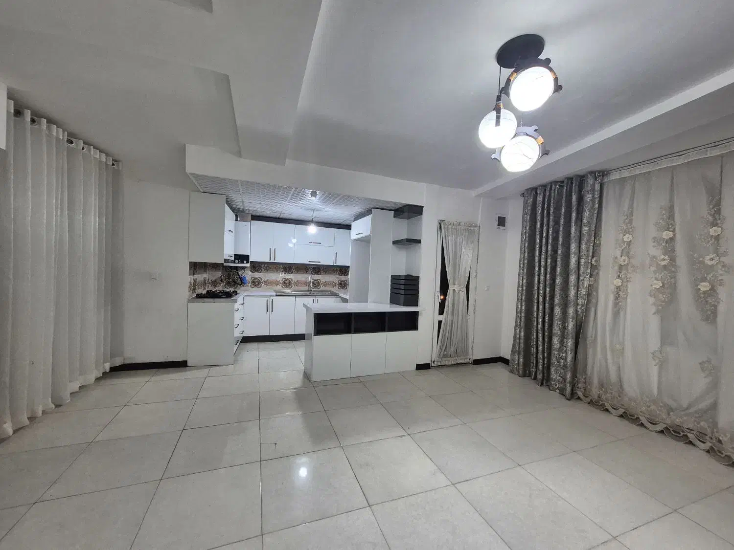 آپارتمان دوخواب جنوبی دلالی|فروش آپارتمان|شیراز, بریجستون|دیوار