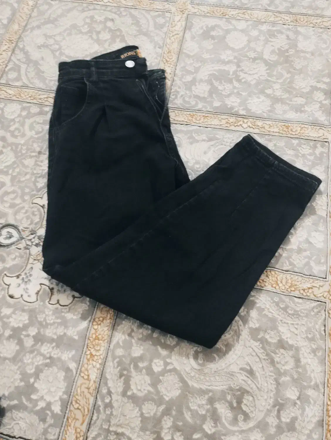 شلوار لی|لباس|تربت جام, باغ سنگان سفلی|دیوار