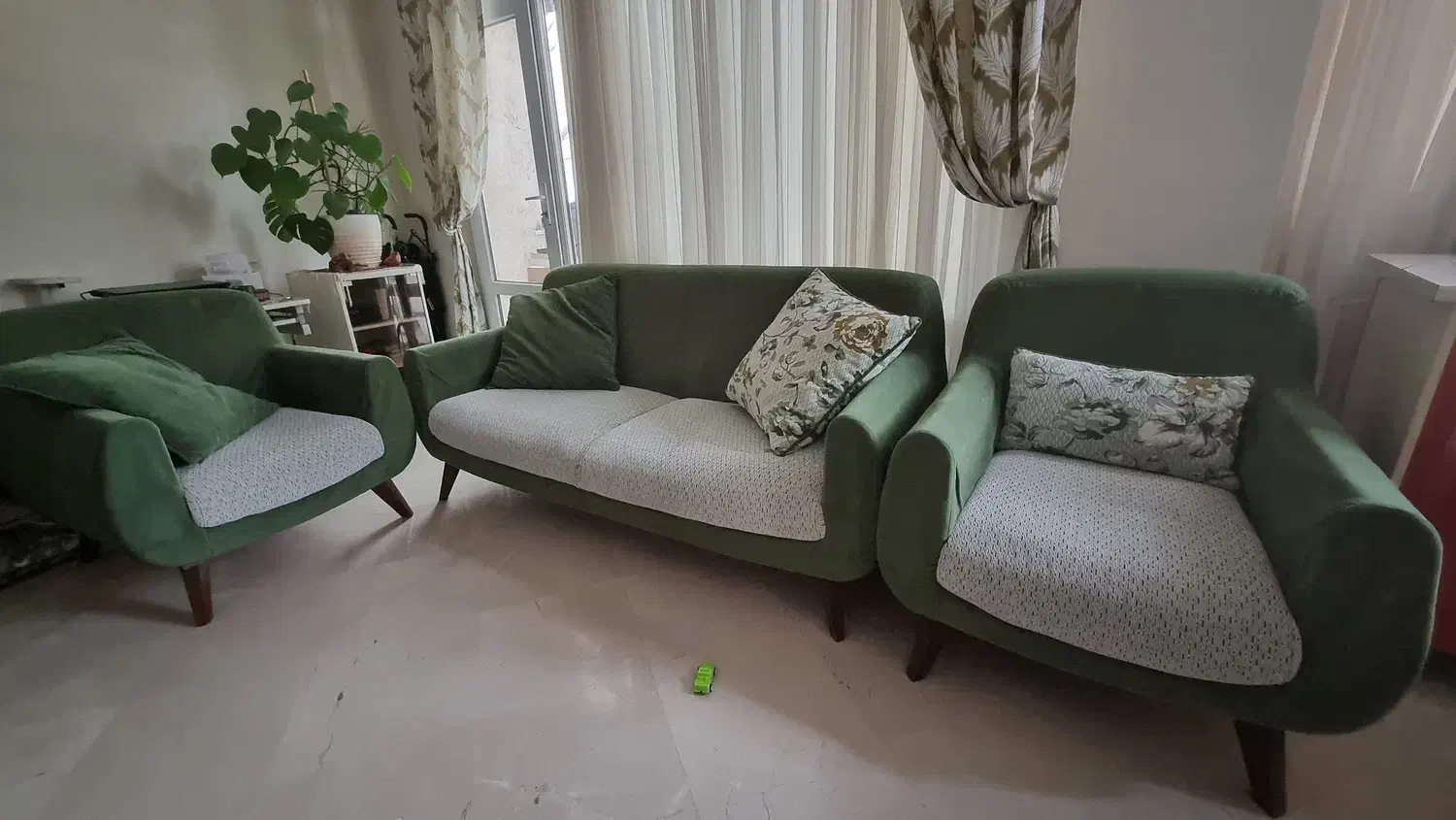 مبلمان ۵ نفره - کارکرده|مبلمان خانگی و میز عسلی|تهران, اختیاریه|دیوار