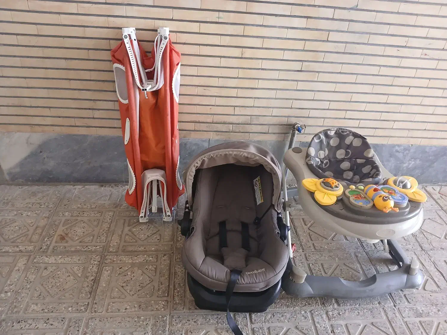 ست سیسمونی|کالسکه و لوازم جانبی|شاهین‌شهر, گزبرخوار|دیوار