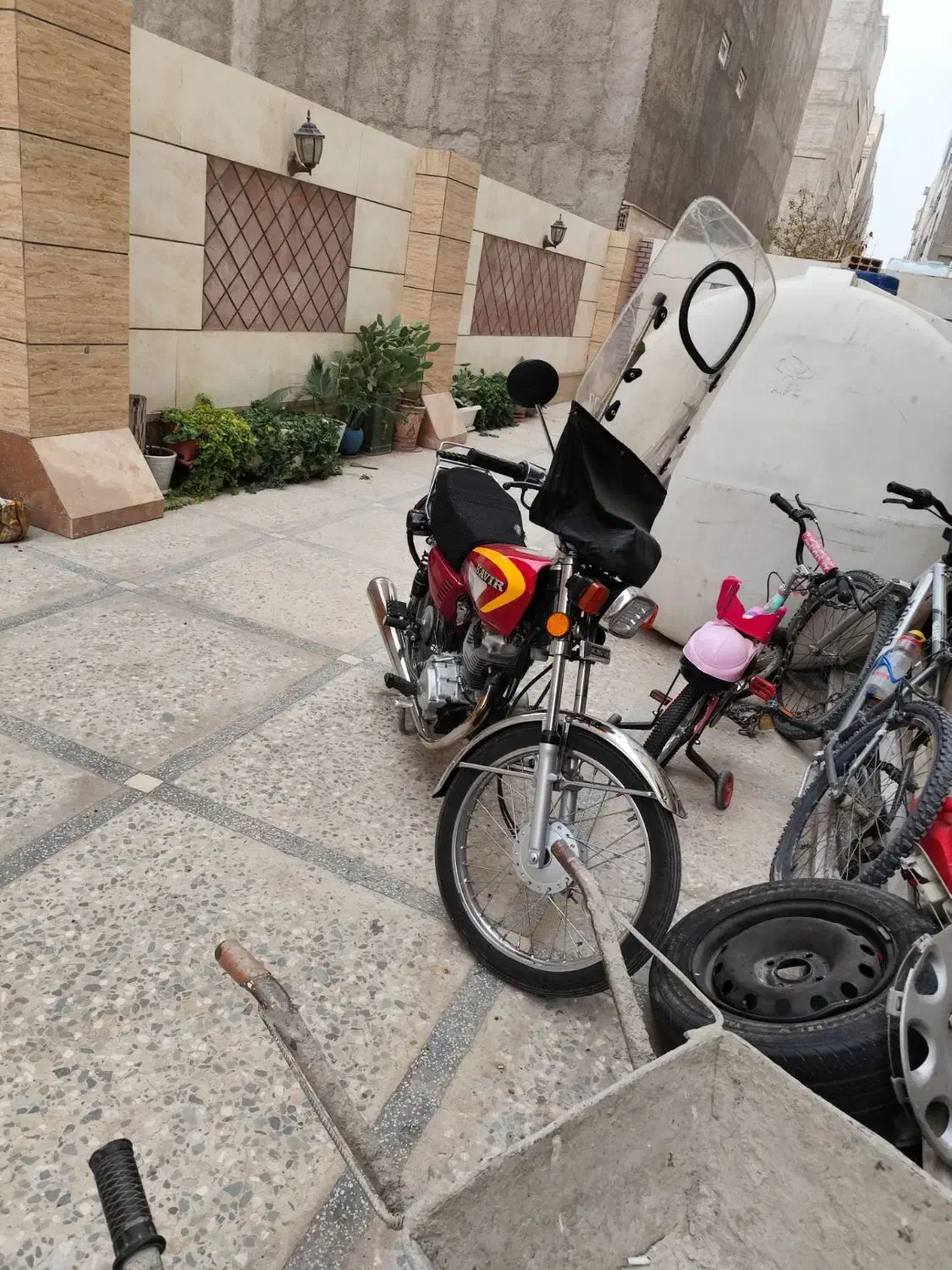 هوندا 125|موتورسیکلت|قدس, شهر‌قدس|دیوار