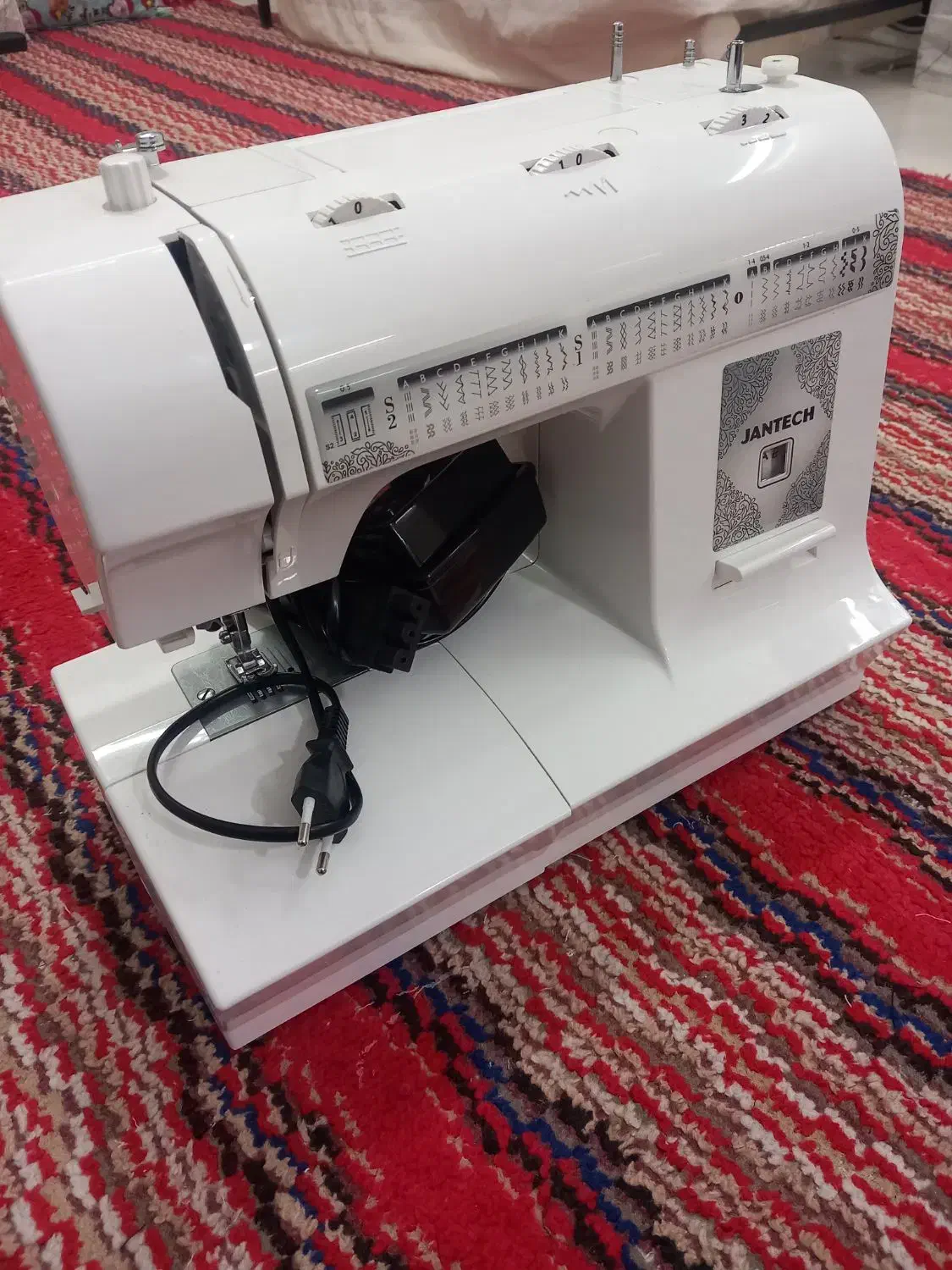 چرخ جانتک|چرخ خیاطی و ریسندگی|تربتحیدریه, داروپخش|دیوار