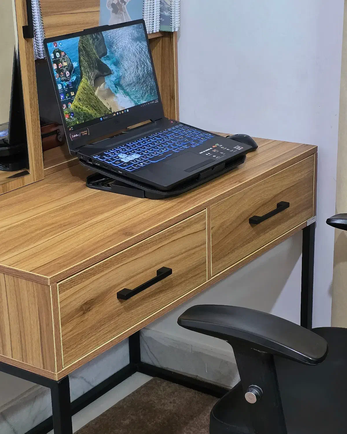 میز تحریر|میز تحریر و کامپیوتر|کاشان, شهرک فرهنگیان|دیوار