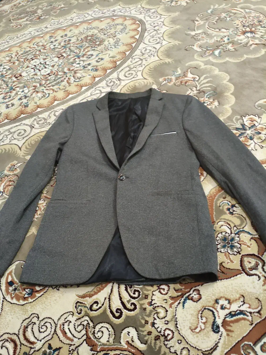 کت.|لباس|سبزوار, کهنه آب|دیوار