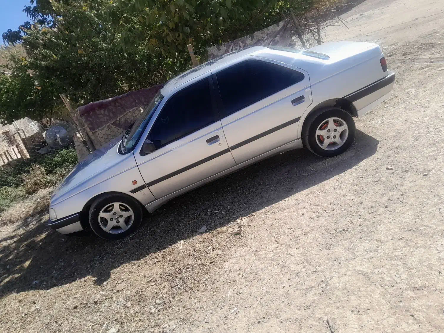 پژو ۴۰۵ مدل ۹۷|خودرو سواری و وانت|قم, نخودی|دیوار