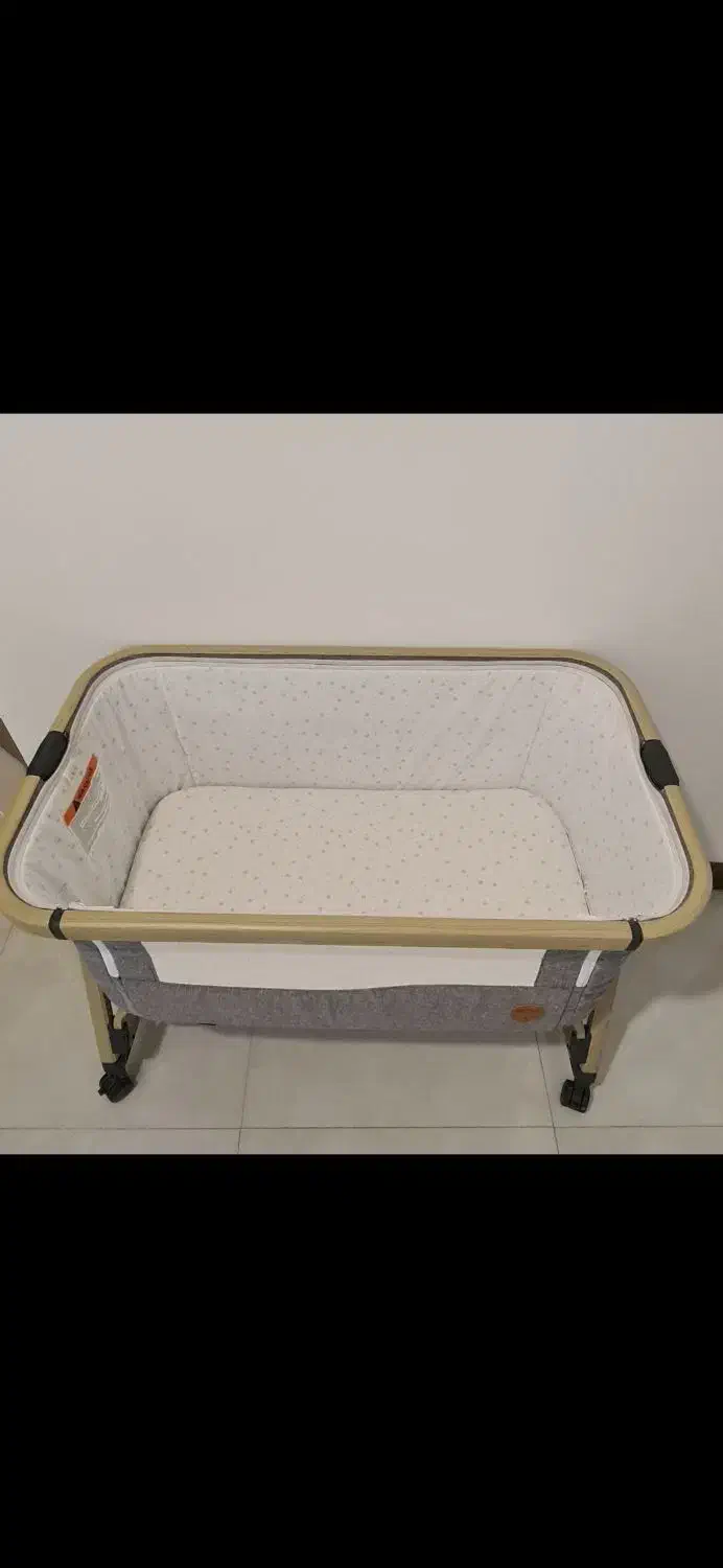 تخت کنار مادر فیکشن|تخت و صندلی بچه|ساری, |دیوار