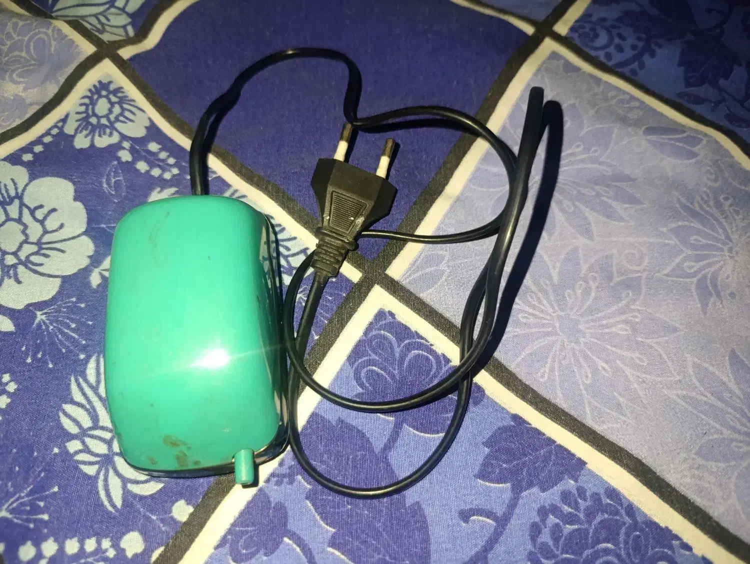 پمپ هوای اکواریم|ماهی|رباط‌کریم, رباط‌کریم|دیوار