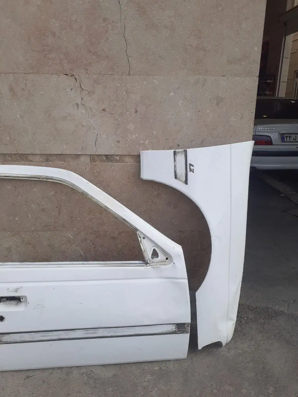 درب جلوسمت شاگردوگلگیرجلو سمت شاگرد|قطعات یدکی و لوازم جانبی|نیشابور, دارایی|دیوار