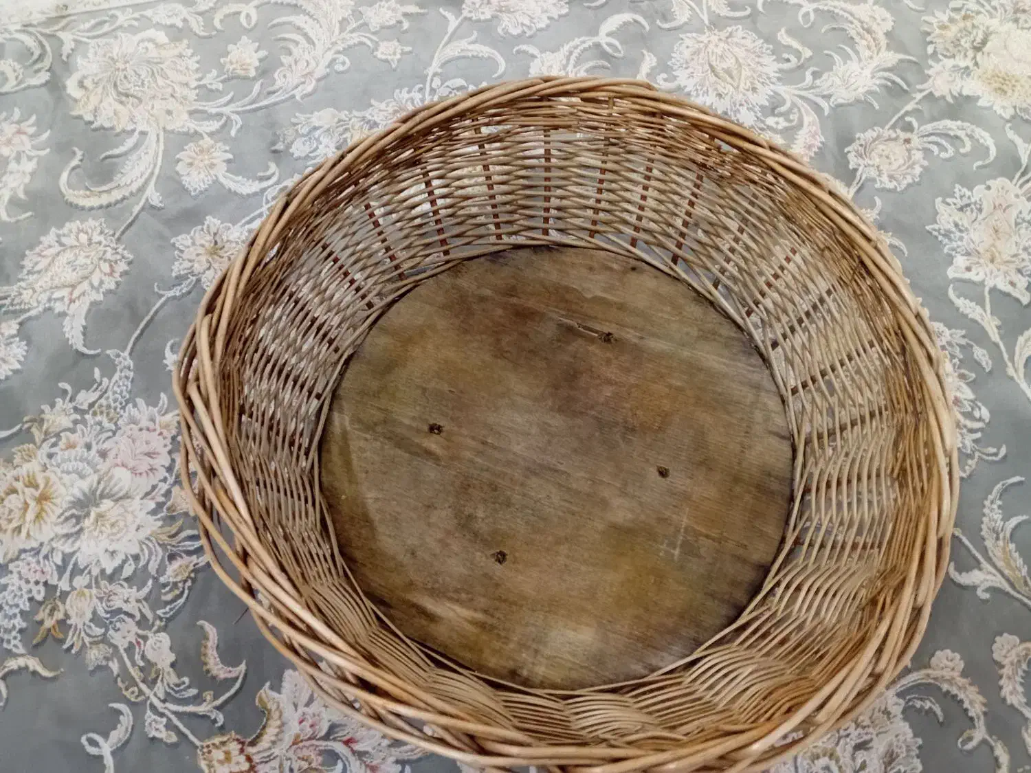 سبد حصیری|صنایع دستی و سایر لوازم تزئینی|قم, قلعه کامکار|دیوار