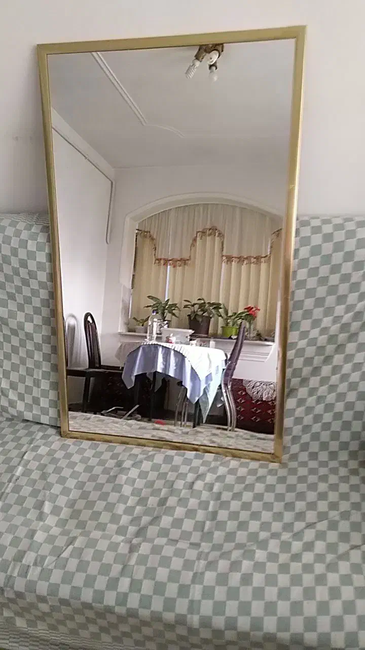 آینه قدی|آینه|آستانه اشرفیه, |دیوار