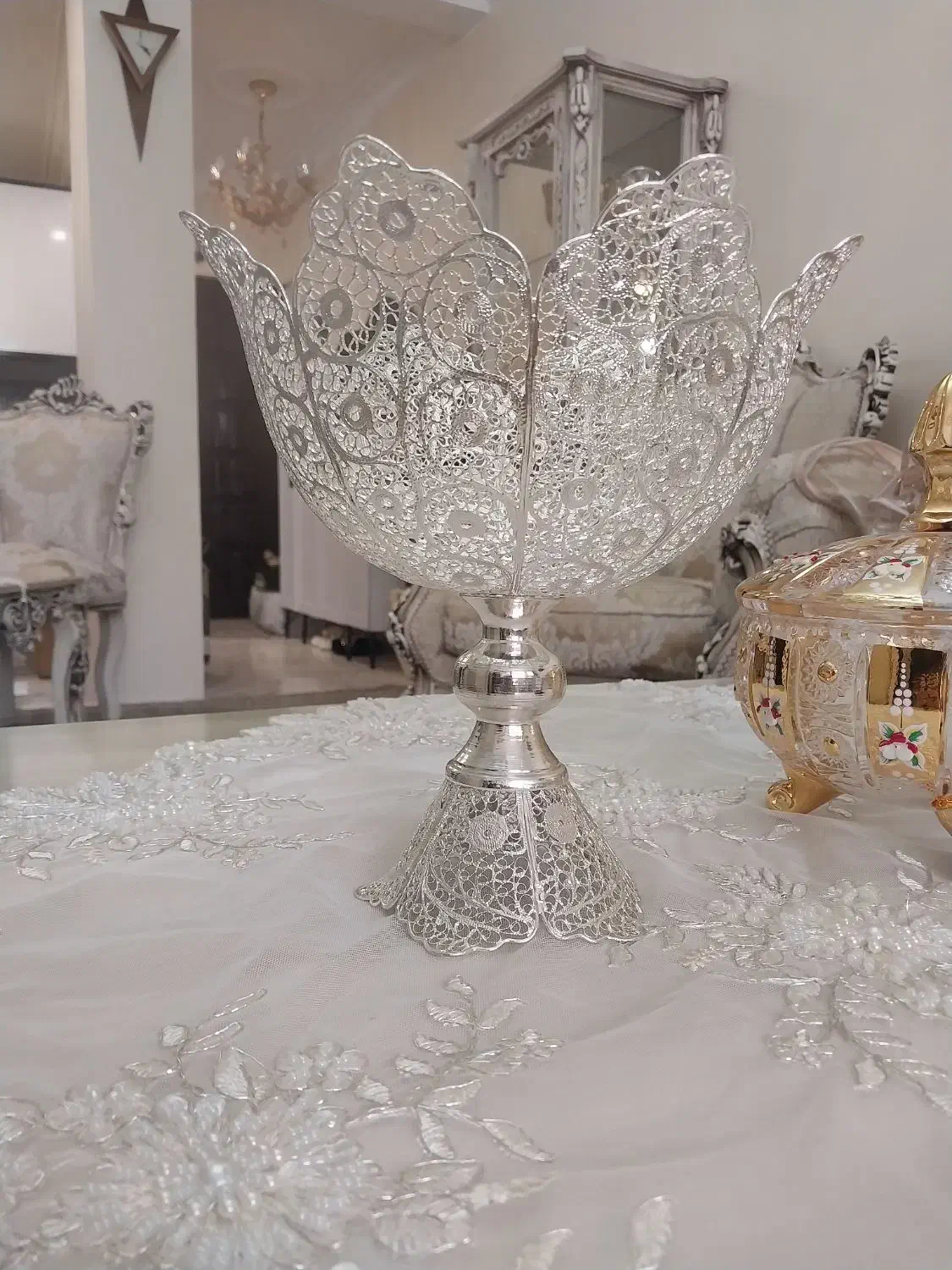 گلدان طلا کوب چک برند بوهیما آجیل خوری نقره|صنایع دستی و سایر لوازم تزئینی|تهران, شهرک نفت|دیوار