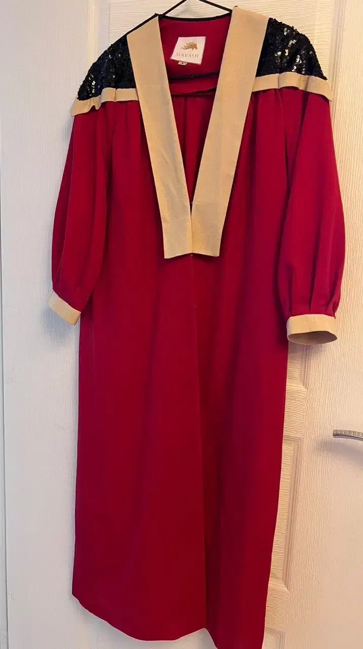 ۲ عدد مانتو کاملا نو توضیحات مطالعه شود|لباس|پردیس, فاز ۸|دیوار