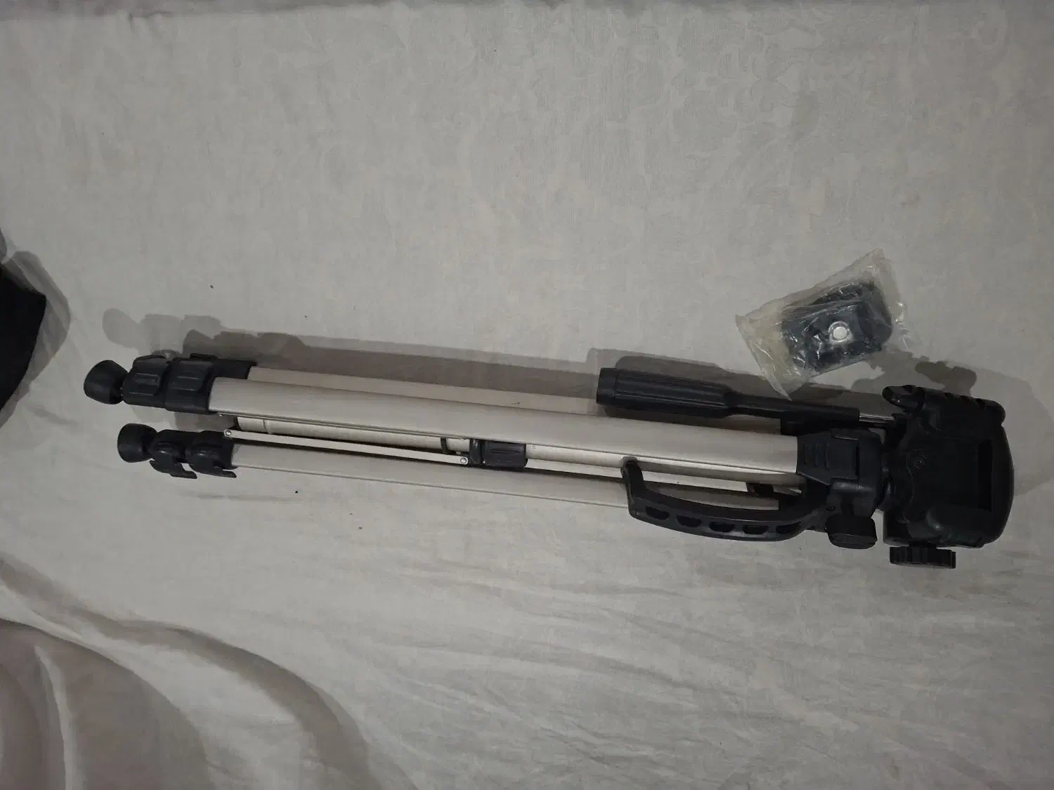 پایه دوربار عکس و فیلم برداری|دوربین عکاسی و فیلمبرداری|اندیشه, اندیشه فاز ۱|دیوار