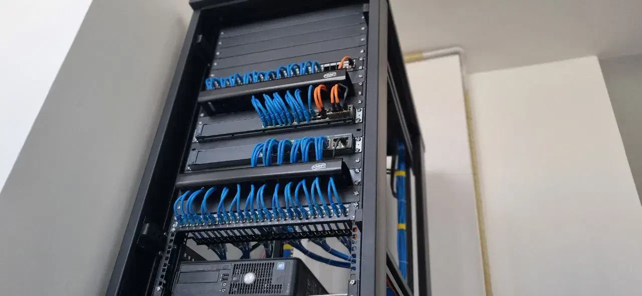 نصب مودم راه اندازی اینترنت و شبکه داخلی|خدمات رایانه‌ای و موبایل|مشهد, راهنمایی|دیوار