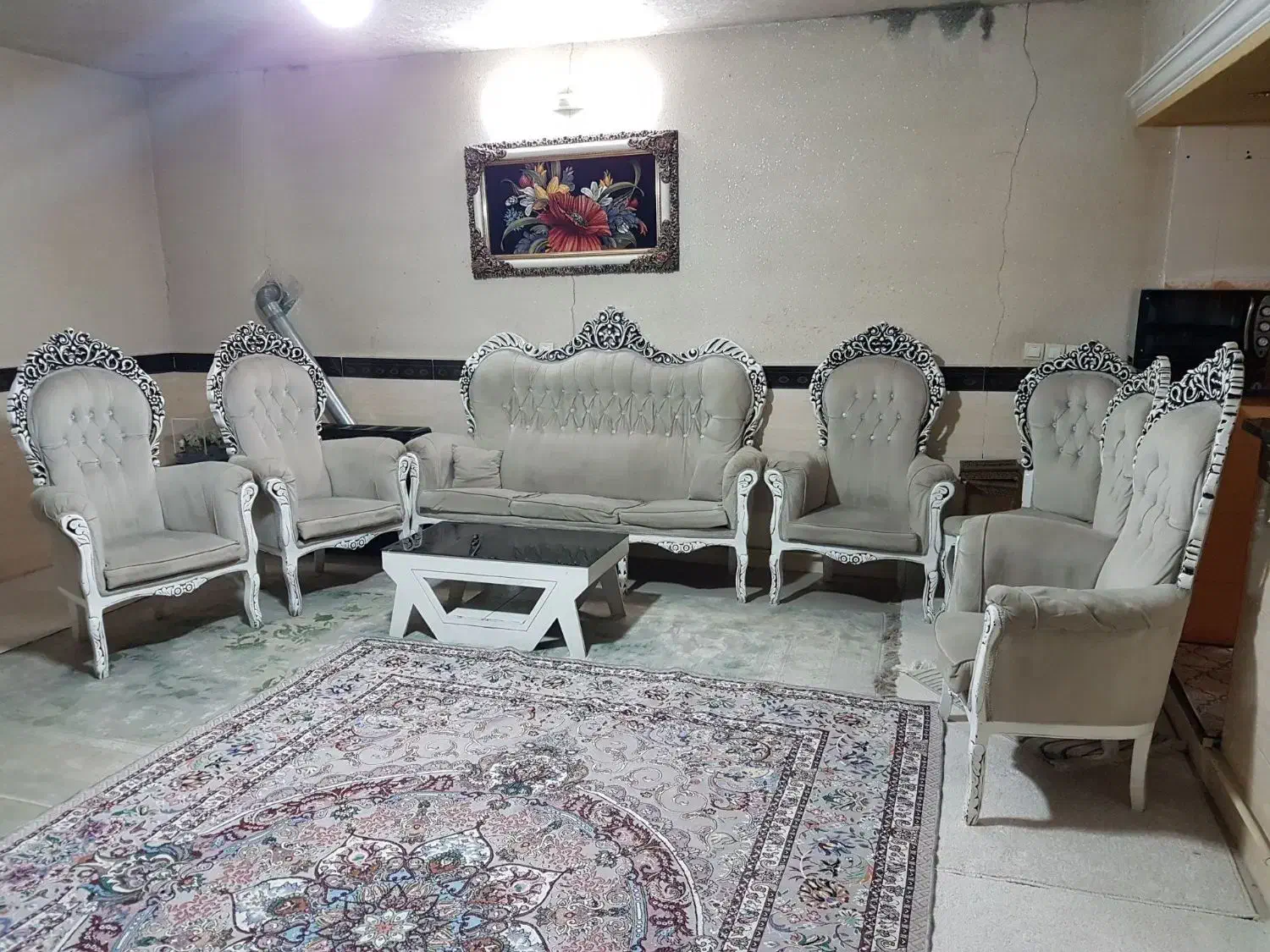 یک دست مبل ۹نفره ی سلطنتی با ۴ تا میز عسلی|مبلمان خانگی و میز عسلی|تاکستان, |دیوار