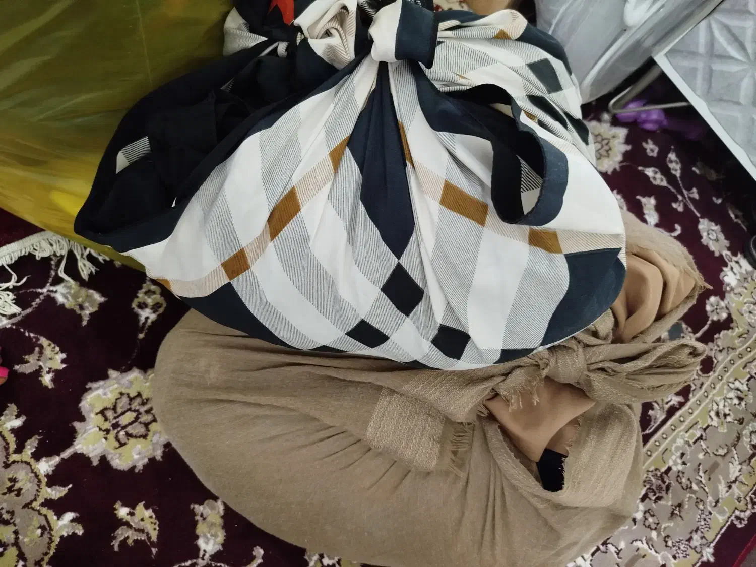 لباس عمده|لباس|اهواز, سپیدار|دیوار