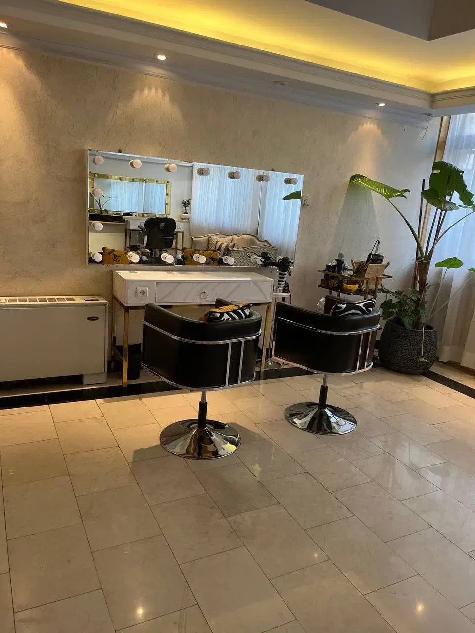 استخدام دو لاین جذاب ناخن و لایت|استخدام درمانی، زیبایی، بهداشتی|تهران, امانیه|دیوار