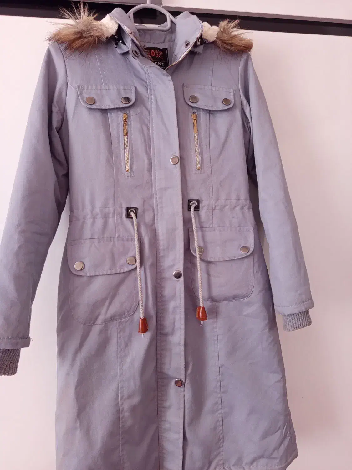 پالتو|لباس|طاغنکوه, |دیوار