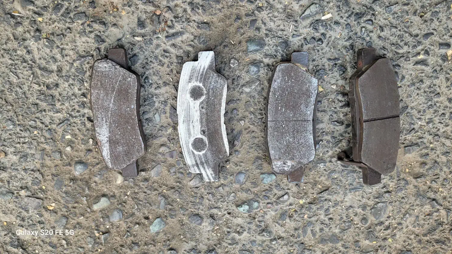 دیسک ترمز و لنت چرخ عقب ۲۰۷  فابریک دست دوم|قطعات یدکی و لوازم جانبی|تهران, آسمان|دیوار