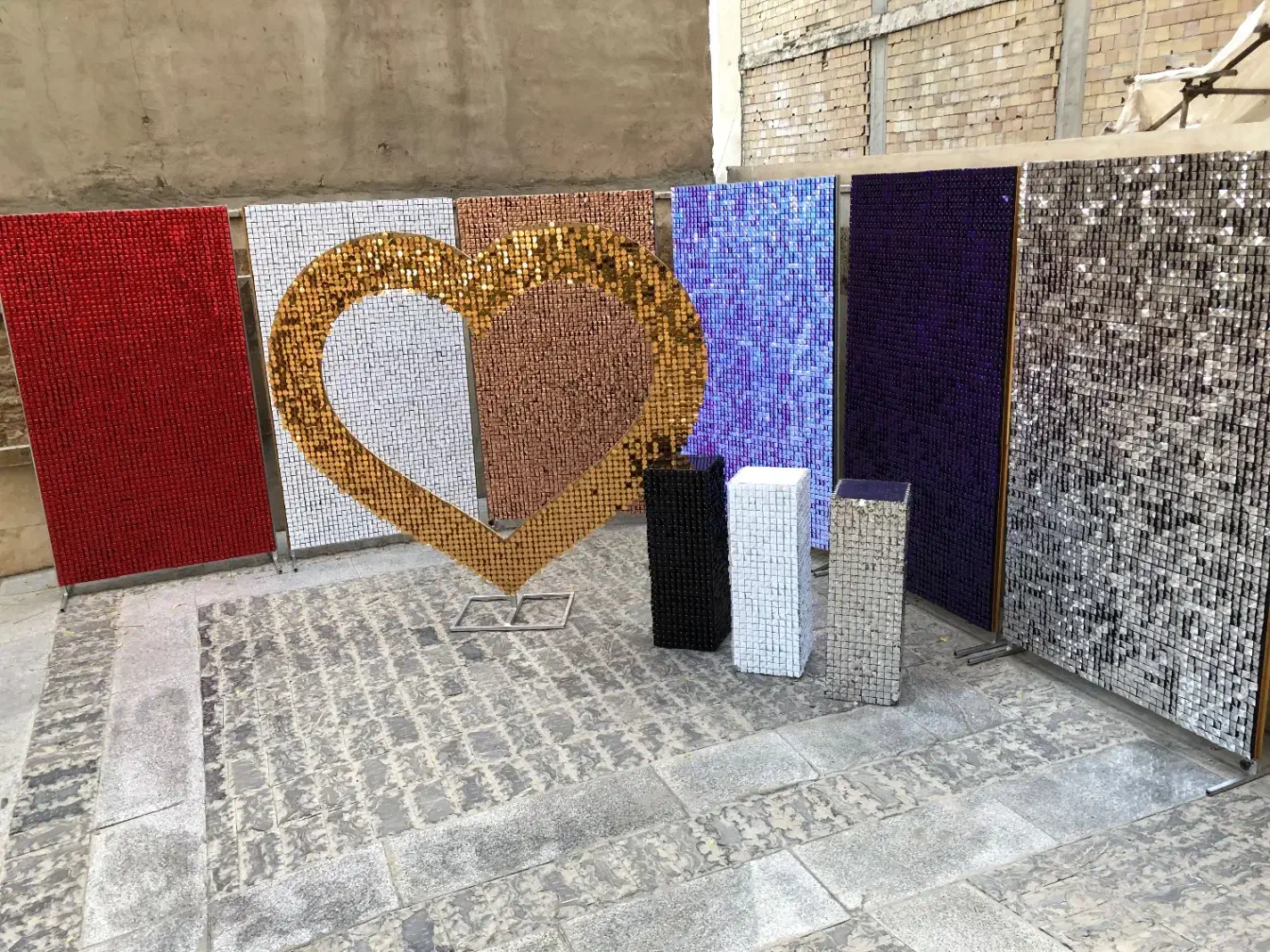 بکگراند پولکی|خدمات پذیرایی، مراسم|باغستان, |دیوار