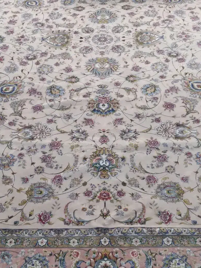 فرش ابریشم ماشینی با ریشه های ابریشم و الیاف طبیعی|فرش|تهران, قناتکوثر|دیوار