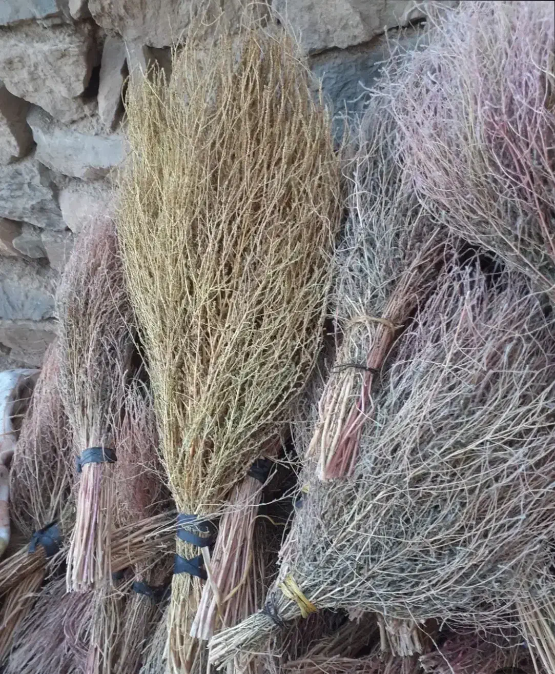 جارو محلی|لوازم نظافت|ملایر, |دیوار