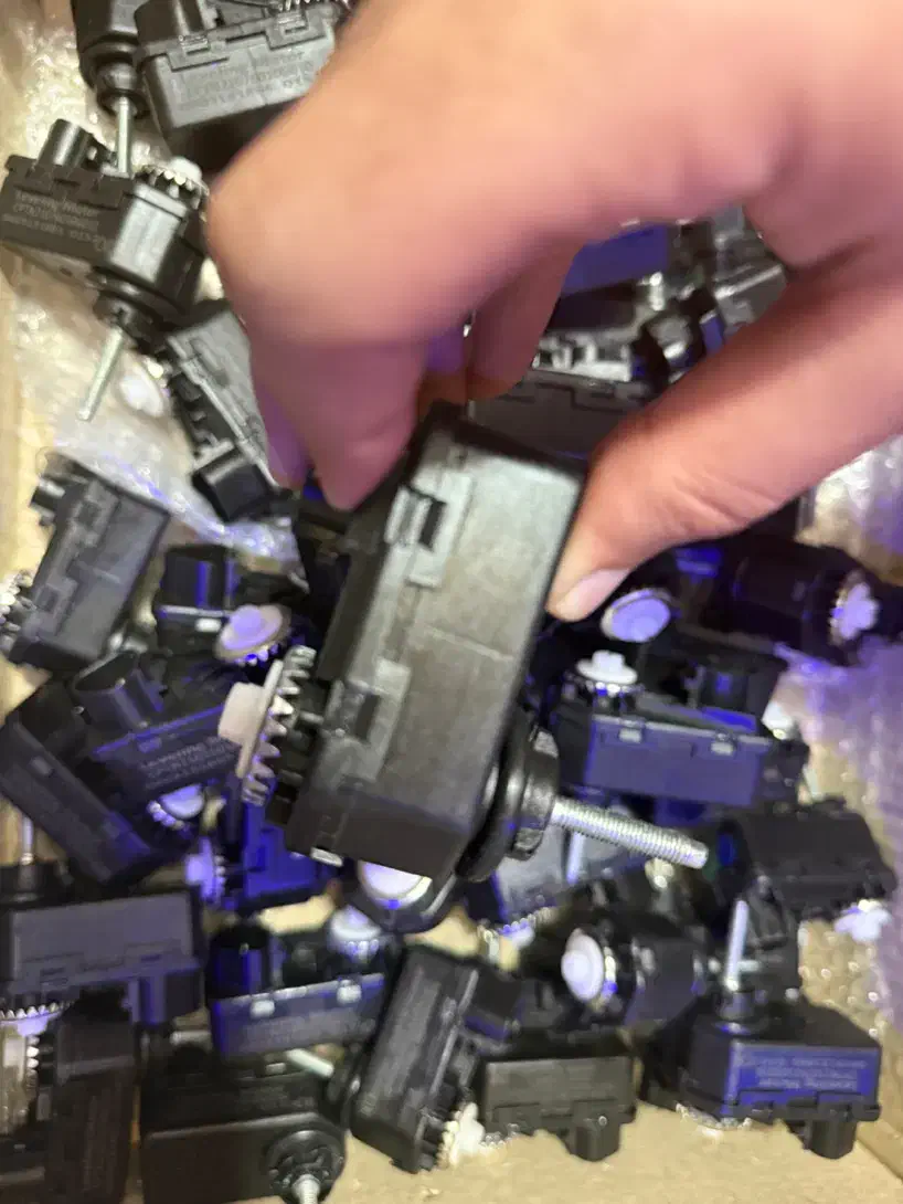 موتور تنظیم چراغ خودرو|قطعات یدکی و لوازم جانبی|تبریز, |دیوار