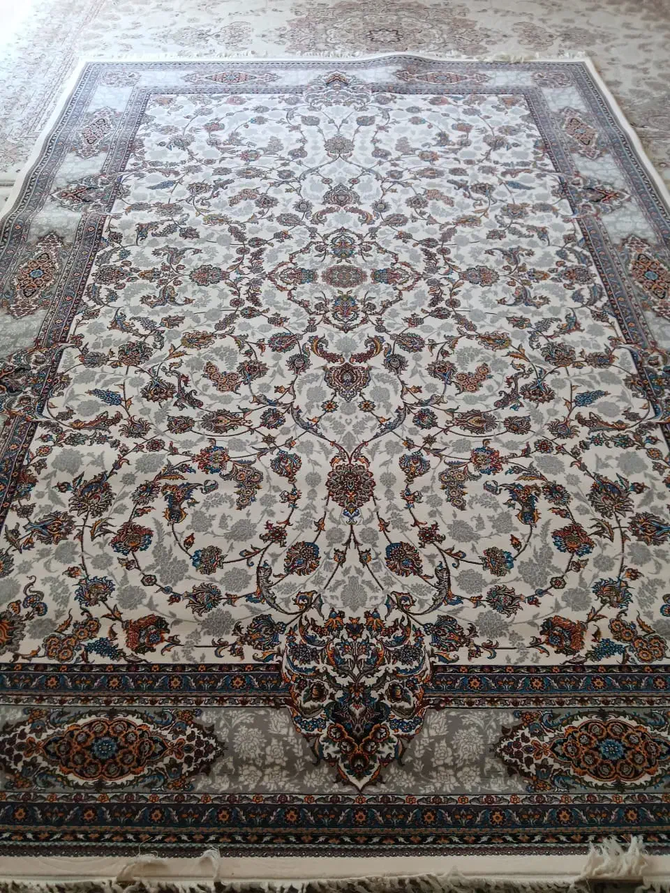 فرش ۹ متری ۷۰۰ شانه|فرش|ایلام, |دیوار