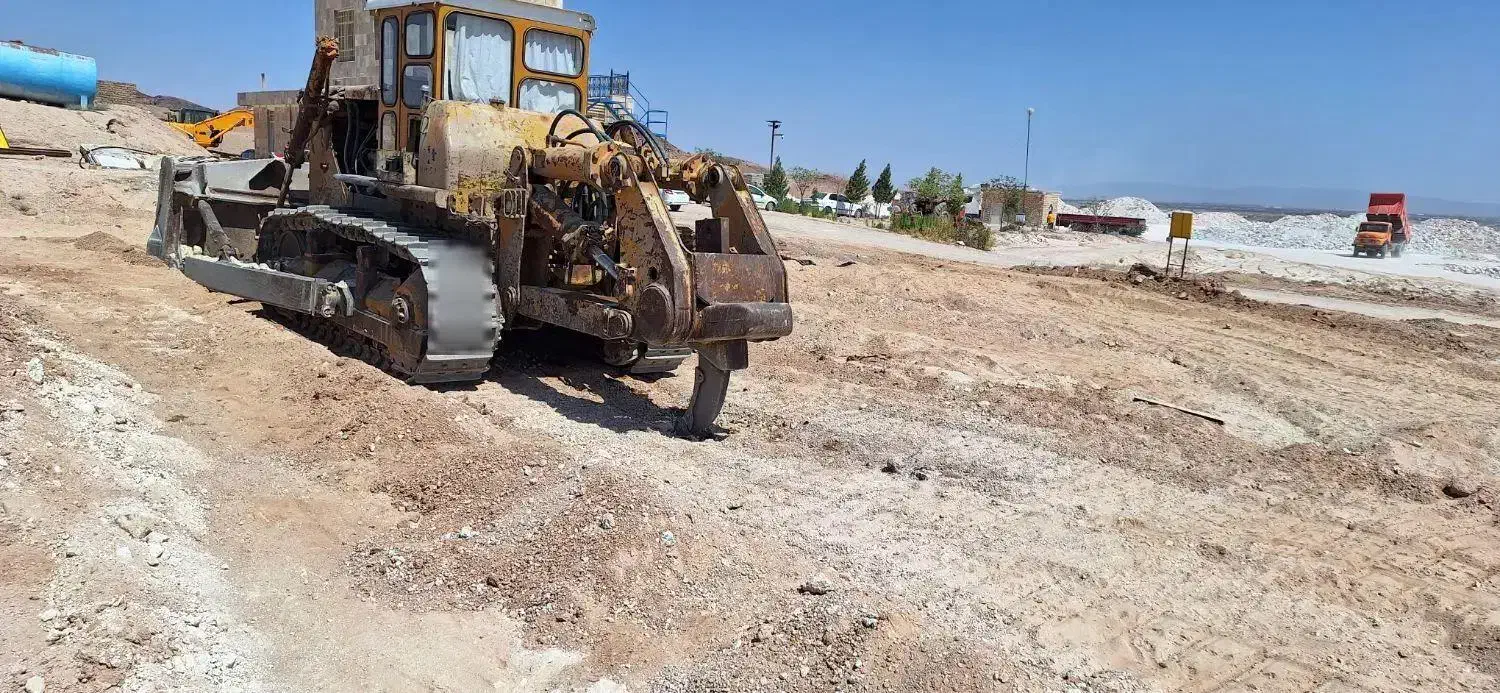 بلدوزر ۱۵۵|خودرو سنگین|بندرعباس, |دیوار