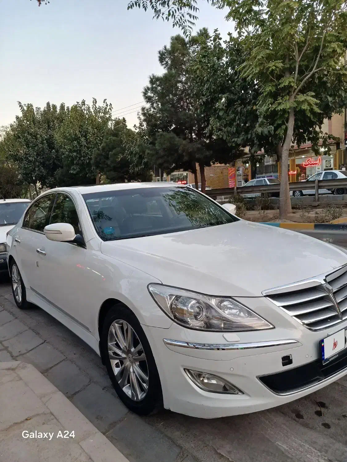 جنسیس vip 2012|خودرو سواری و وانت|اصفهان, جلفا|دیوار