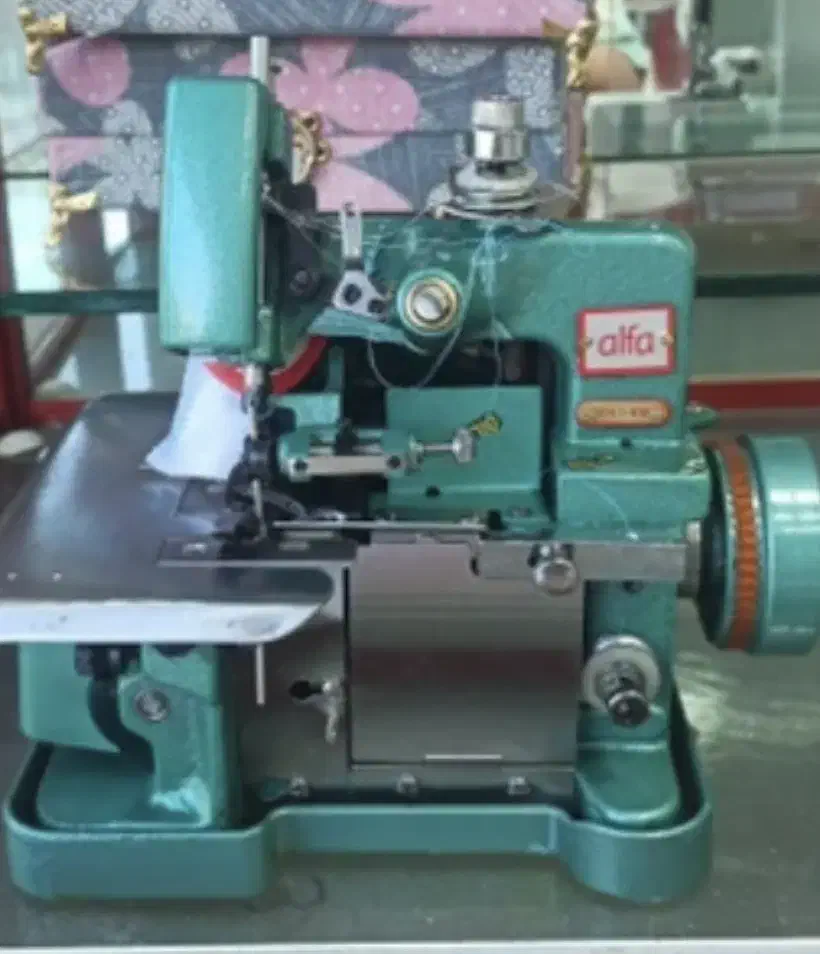 سردوز خانگی|چرخ خیاطی و ریسندگی|سقز, |دیوار