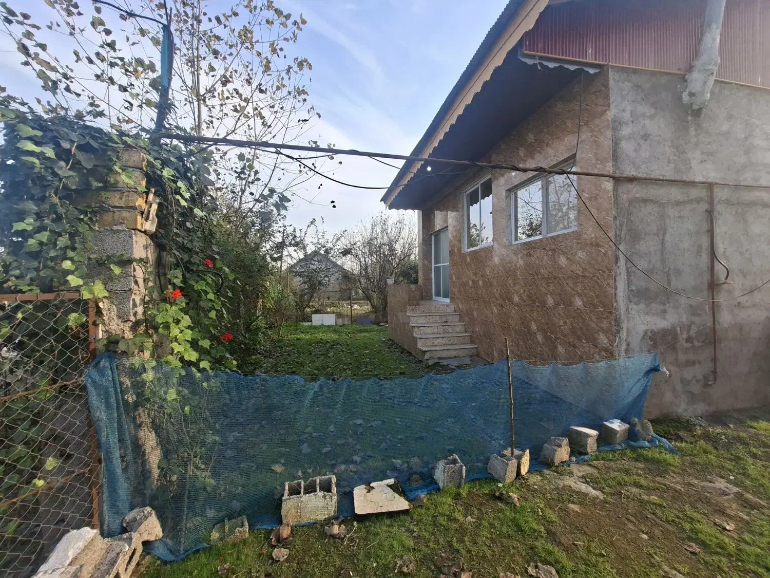 تو این بازار با املاک تقی پور قیمت ثابت خرید کنید|فروش خانه و ویلا|لاهیجان, لیالستان|دیوار