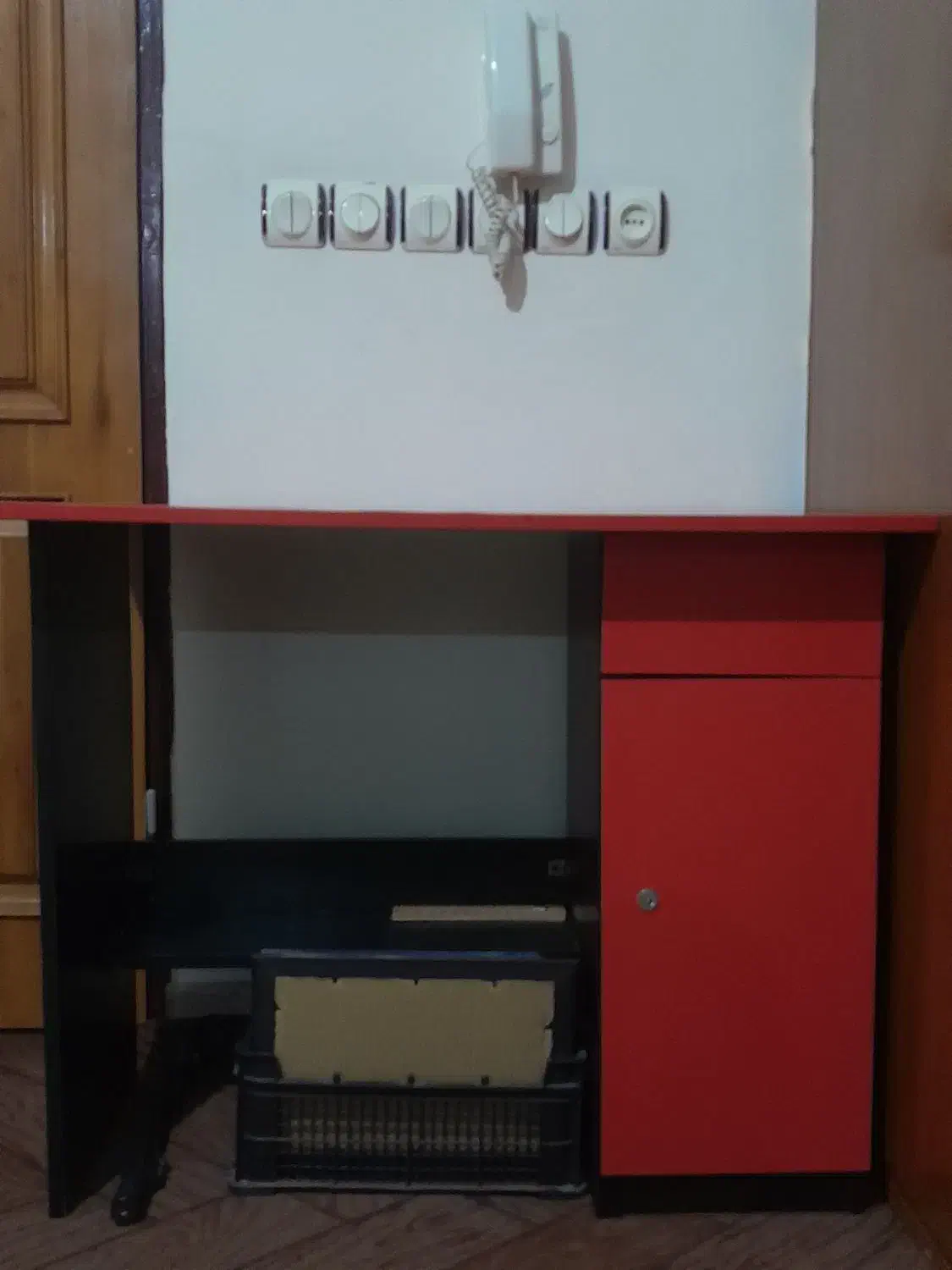 میز تحریر|میز تحریر و کامپیوتر|اردبیل, |دیوار