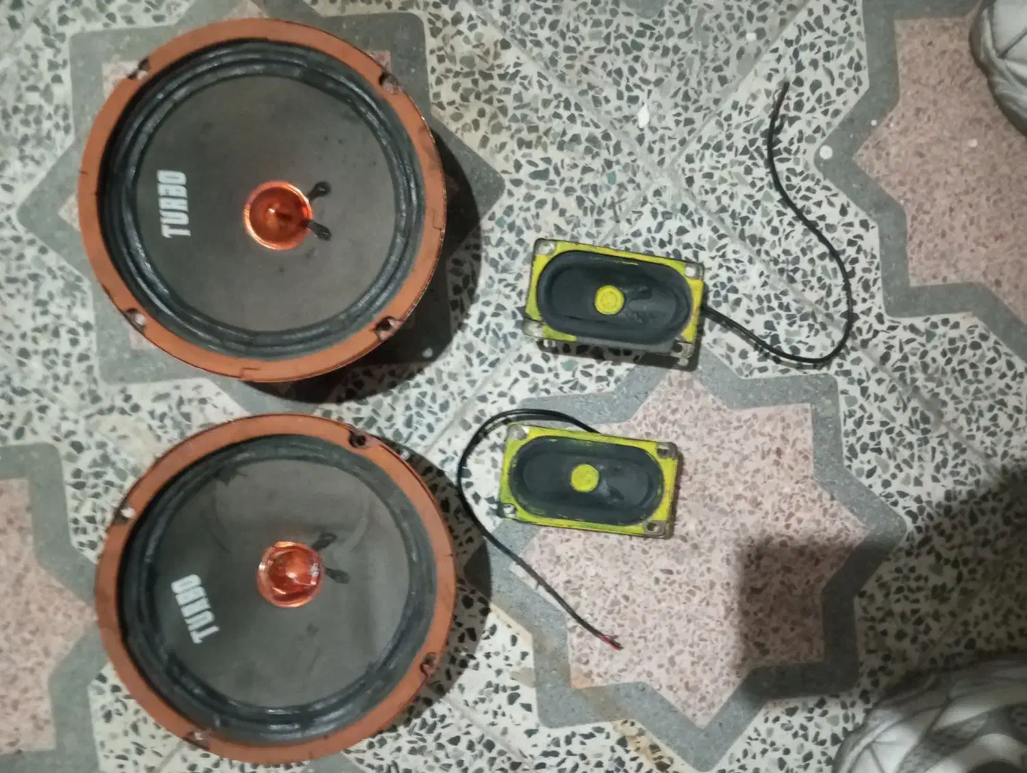 میدرنجو توییتر|صوتی و تصویری|رشت, گلسار|دیوار