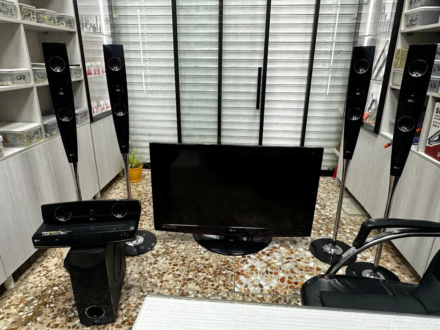 تلویزیون LG ۴۲ اینچ همراه با سینما خانگی کره ‌ایLG|تلویزیون و پروژکتور|تهران, ولنجک|دیوار