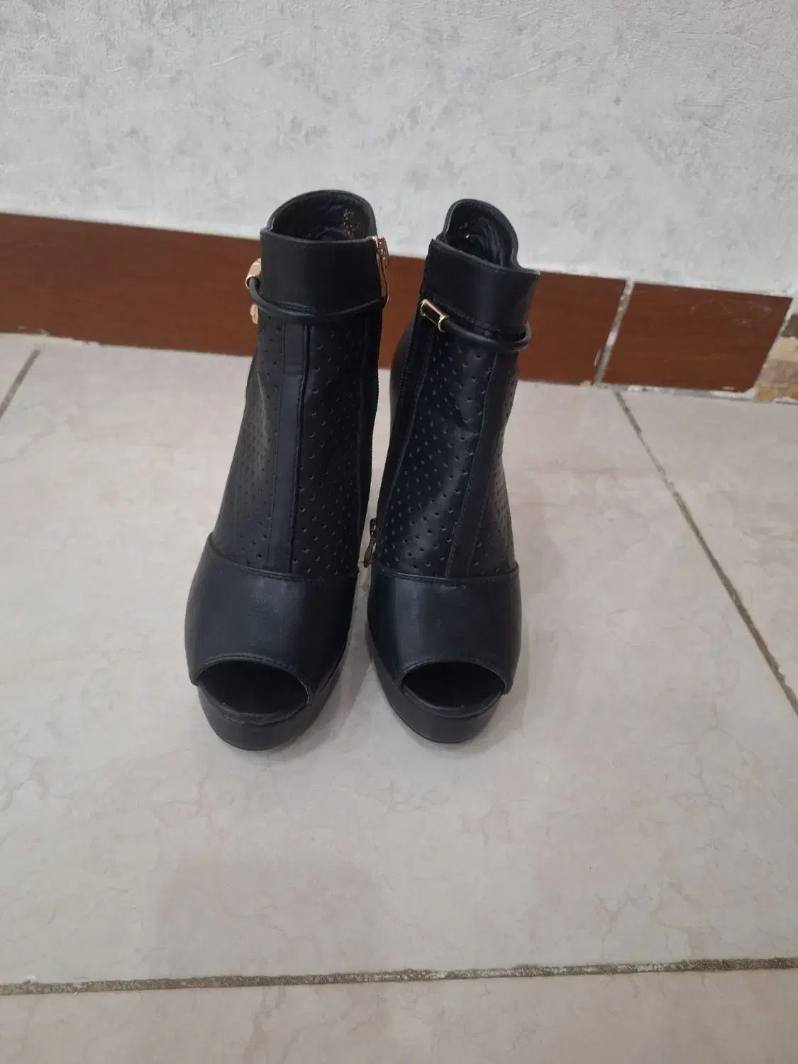 کفش پاشنه بلند|کیف، کفش، کمربند|بروجرد, |دیوار