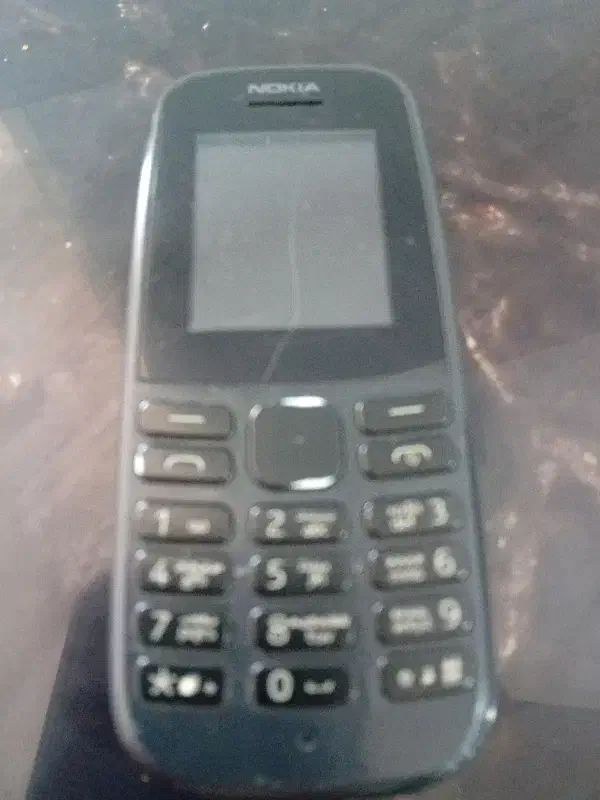 گوشی پیدا شده|اشیا|بند زرک, |دیوار