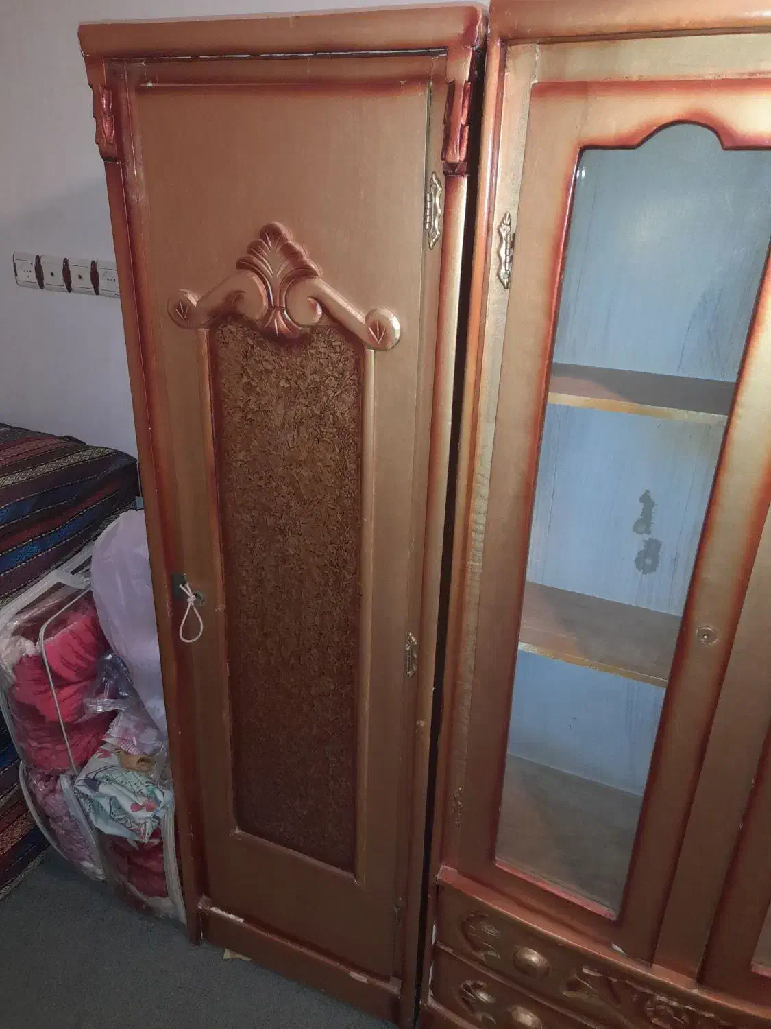 کمدوبوفه قدیمی محکم بادوام ورخت اویز|بوفه، ویترین، کنسول|بناب, |دیوار