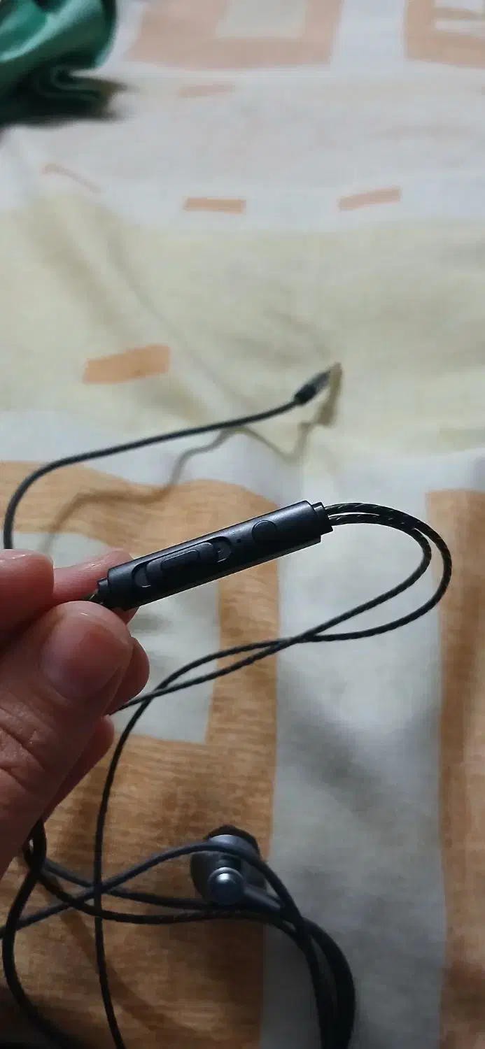 هندزفری سیمی اصلی|لوازم جانبی موبایل و تبلت|مشهد, حسابی جنوبی (شهرک غرب)|دیوار