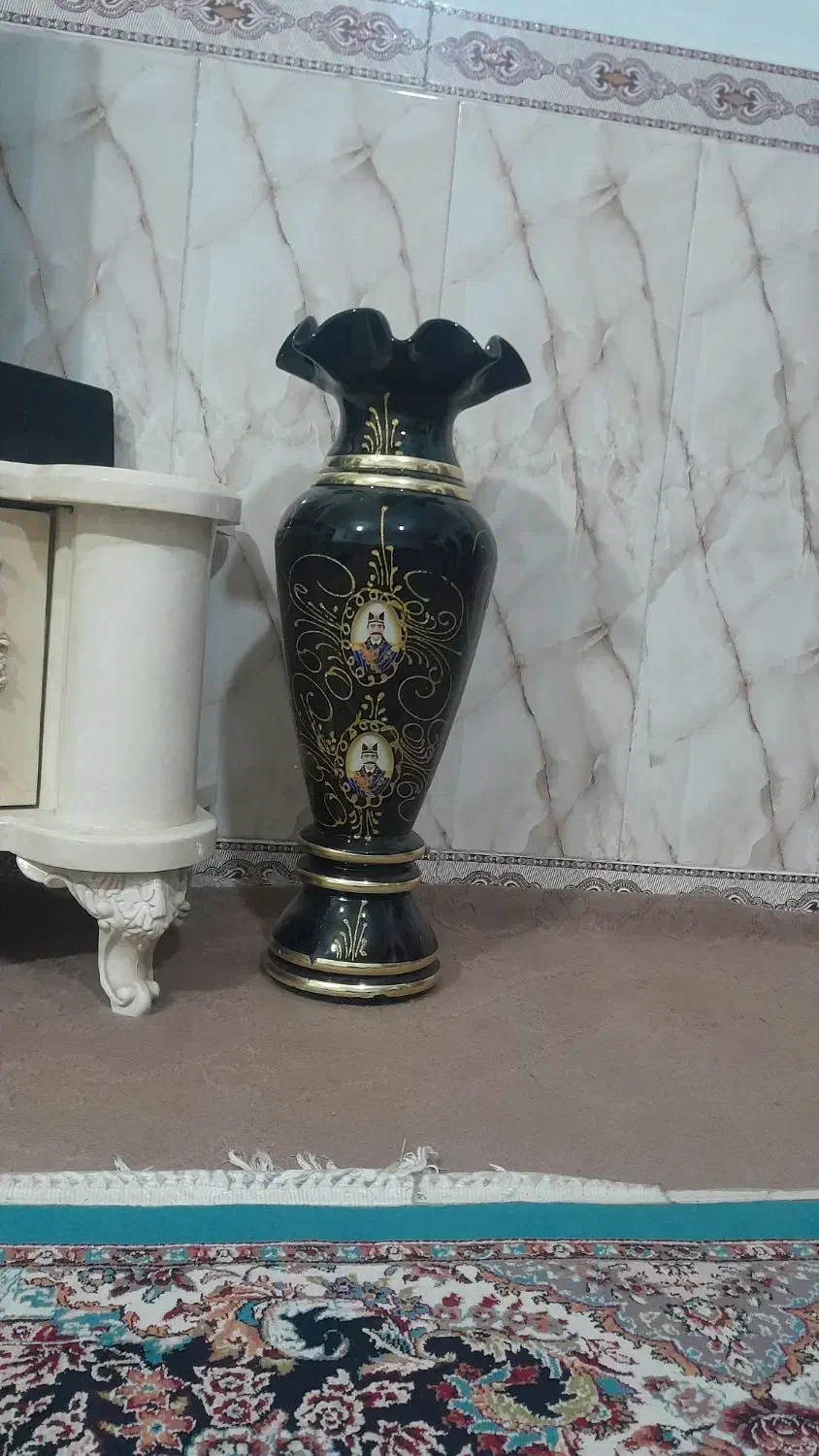 گلدان شیشه ای|گل مصنوعی|پاکدشت, حصار امیر|دیوار