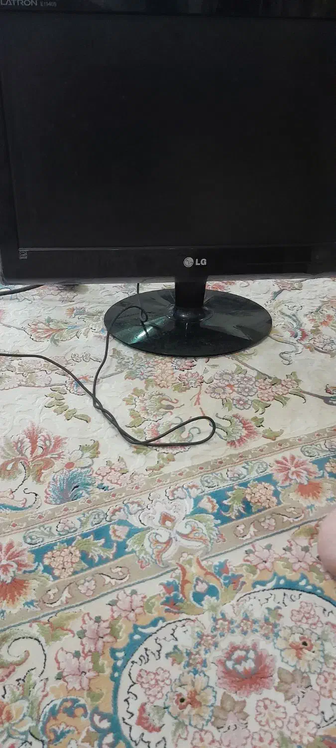 مانیتور کامپیوتر|رایانه رومیزی|رشت, گلزاران|دیوار