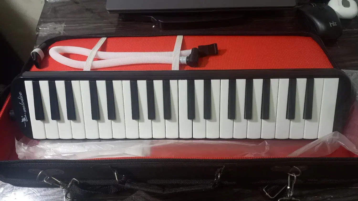 ملودیکا|سازهای بادی|ملارد, |دیوار