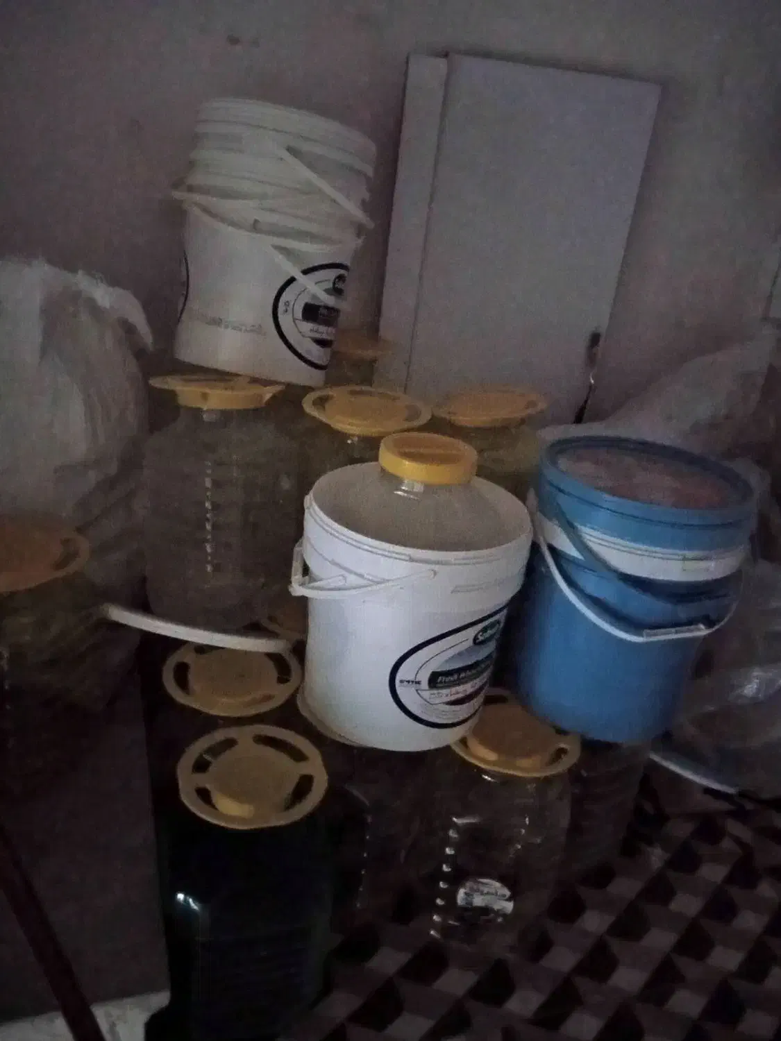 دبه جای خیارشور وسطل جاپنیر|ظروف نگهدارنده، پلاستیکی، یکبارمصرف|سرپل ذهاب, |دیوار