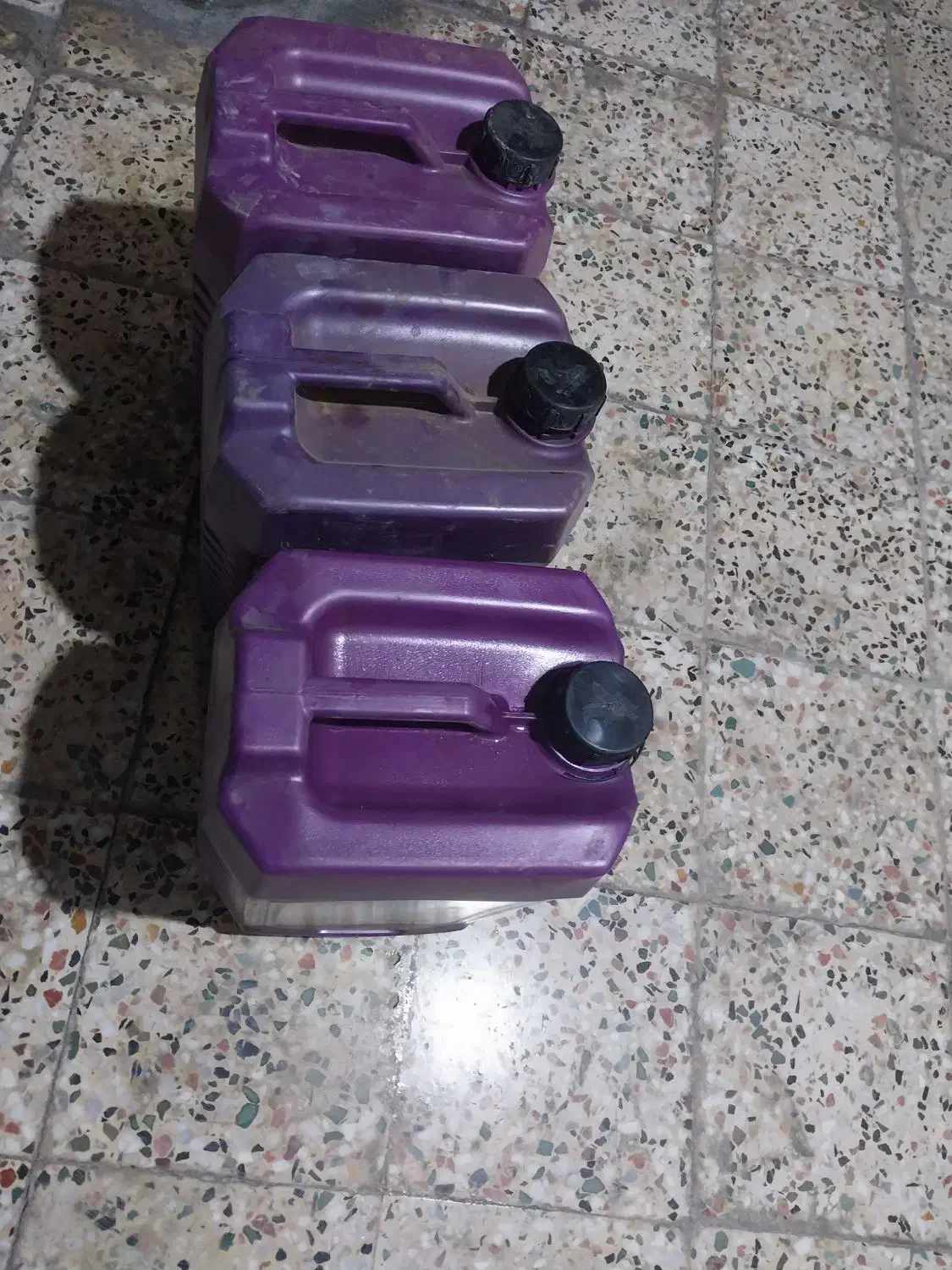 سطل و ۲۰ لیتری|ظروف نگهدارنده، پلاستیکی، یکبارمصرف|یاسوج, |دیوار